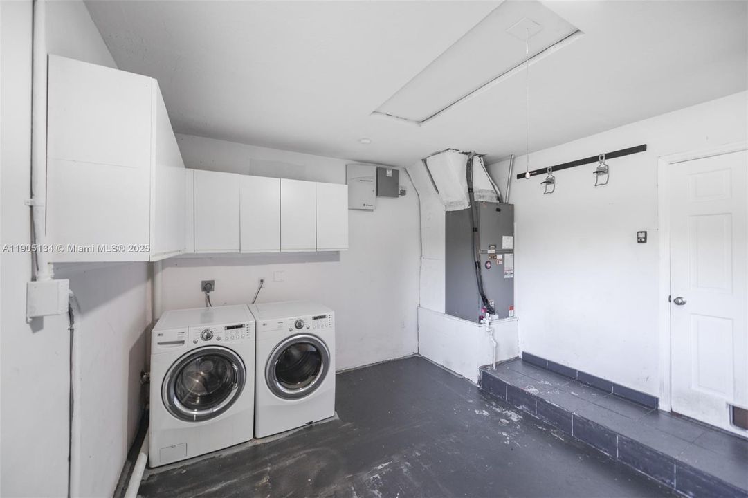 For Rent: $6,500 (4 beds, 3 baths, 2126 Square Feet)