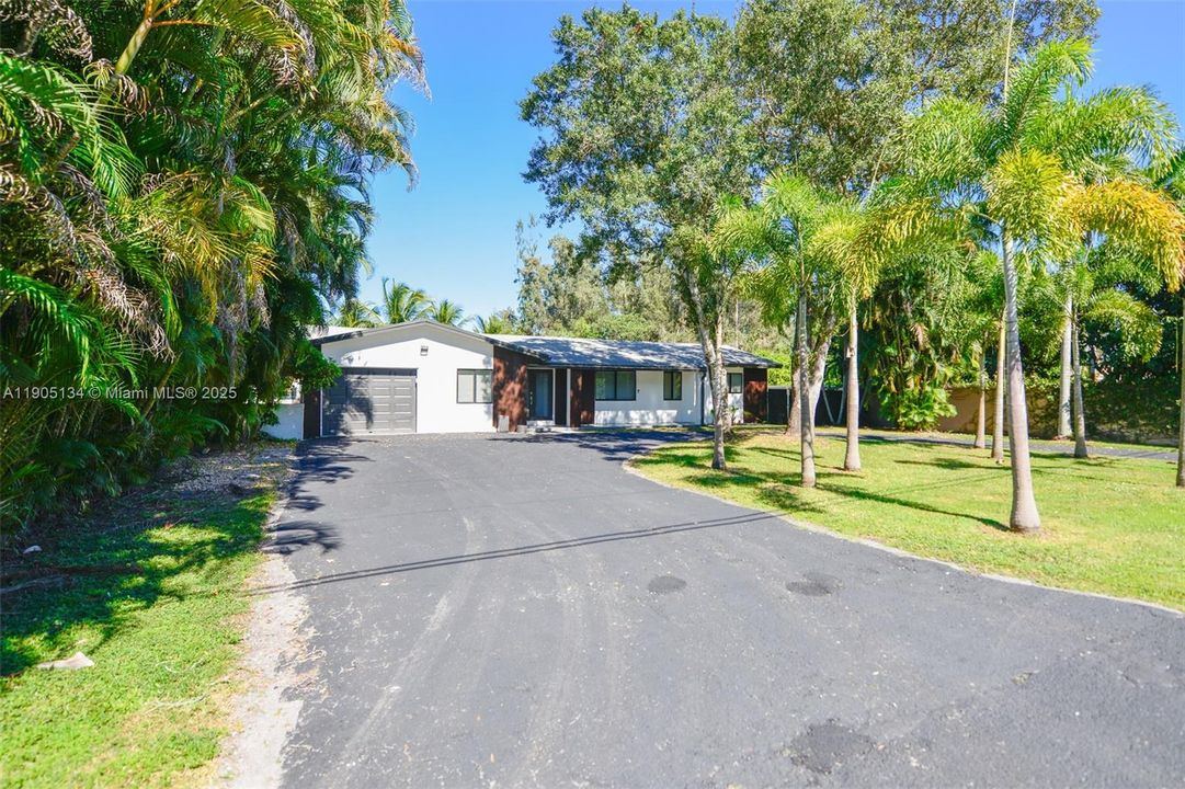 For Rent: $6,500 (4 beds, 3 baths, 2126 Square Feet)