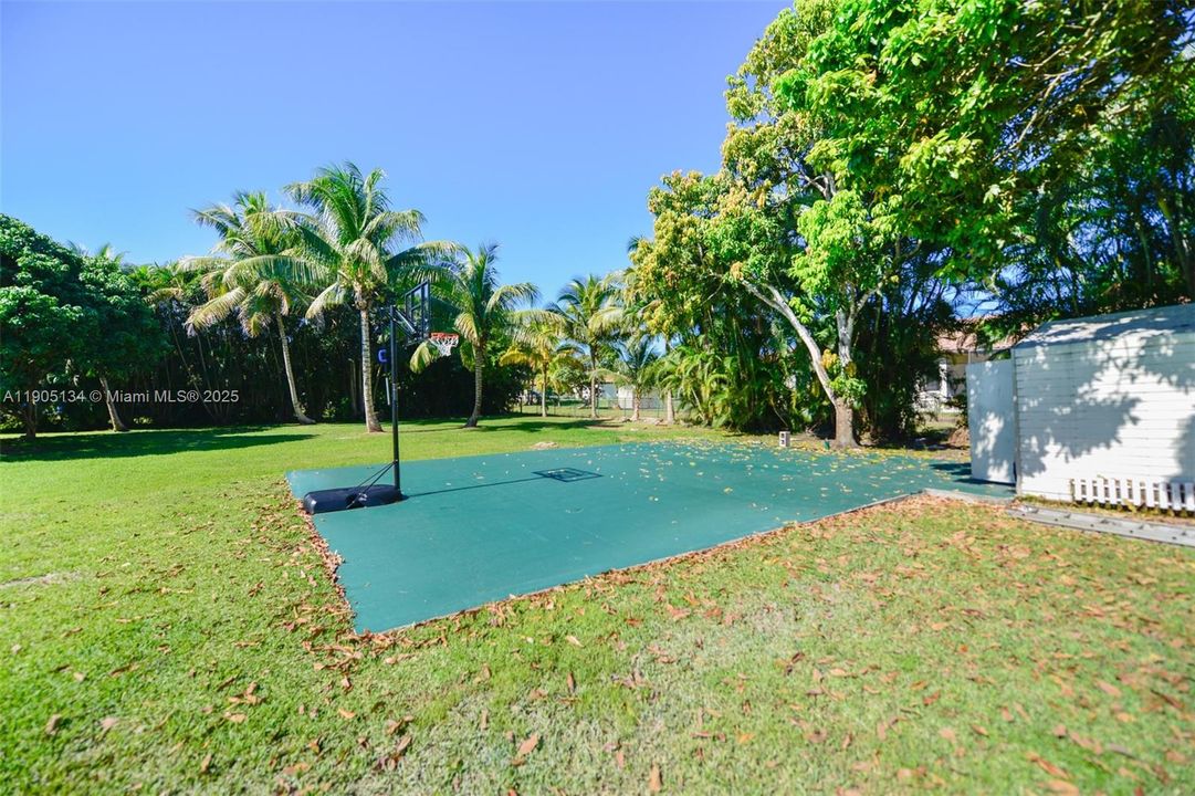 For Rent: $6,500 (4 beds, 3 baths, 2126 Square Feet)