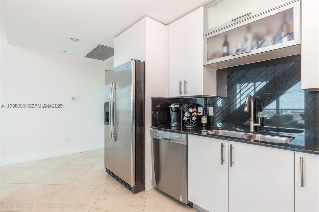 En Venta: $719,000 (2 camas, 3 baños, 1297 Pies cuadrados)