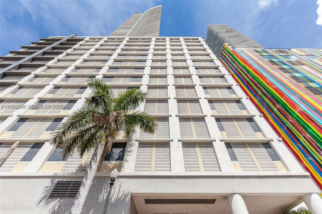 En Venta: $719,000 (2 camas, 3 baños, 1297 Pies cuadrados)