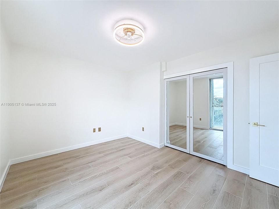 For Sale: $1,175,000 (3 beds, 2 baths, 1390 Square Feet)