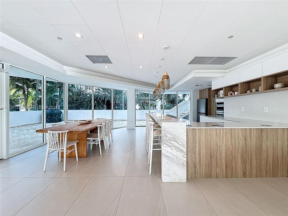 For Sale: $1,175,000 (3 beds, 2 baths, 1390 Square Feet)