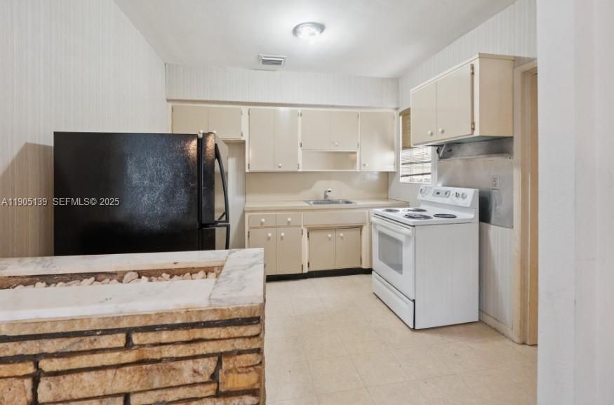 For Sale: $454,899 (3 beds, 2 baths, 1473 Square Feet)