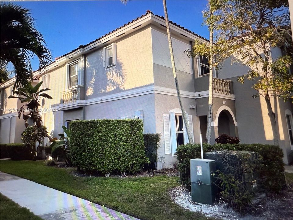 出租: $2,775 (3 贝兹, 2 浴室, 0 平方英尺)