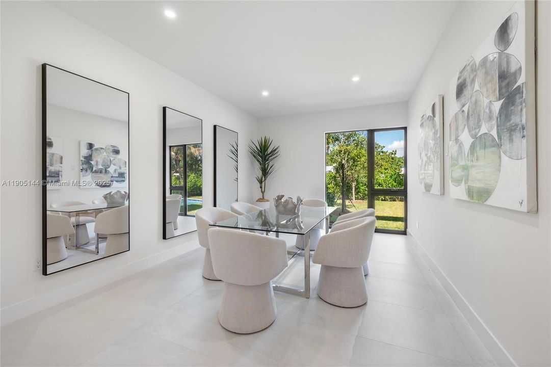 For Sale: $2,699,000 (4 beds, 5 baths, 3528 Square Feet)