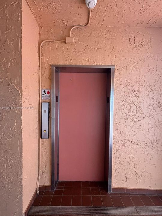 For Rent: $1,925 (2 beds, 1 baths, 750 Square Feet)