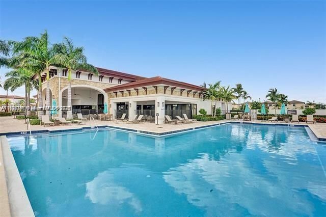 待售: $545,000 (3 贝兹, 2 浴室, 1376 平方英尺)