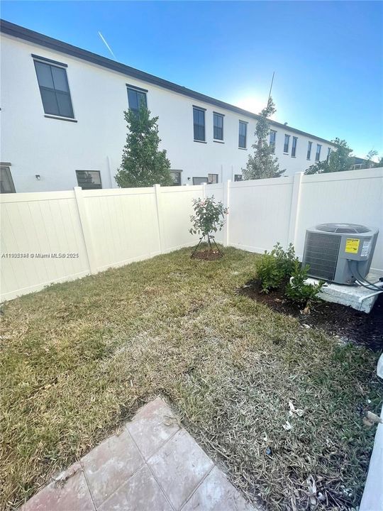 待售: $545,000 (3 贝兹, 2 浴室, 1376 平方英尺)