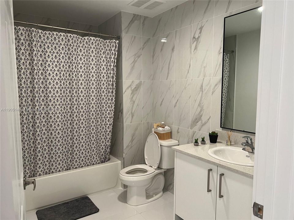 For Rent: $2,800 (2 beds, 2 baths, 1183 Square Feet)