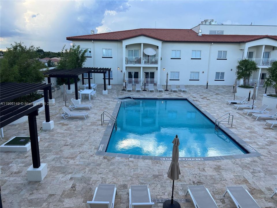 For Rent: $2,800 (2 beds, 2 baths, 1183 Square Feet)