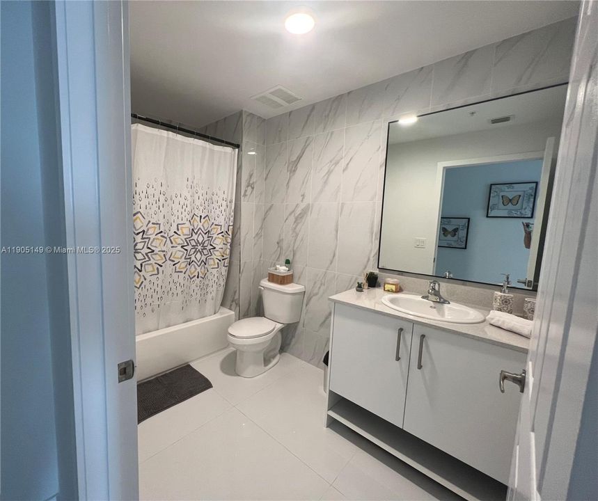 For Rent: $2,800 (2 beds, 2 baths, 1183 Square Feet)