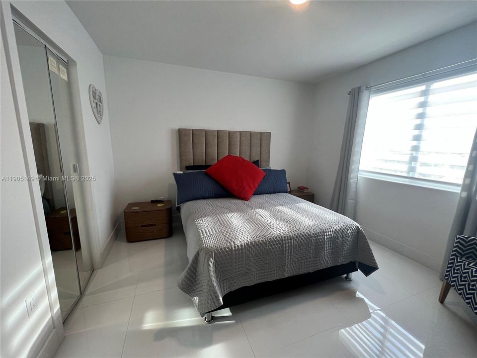 For Rent: $2,800 (2 beds, 2 baths, 1183 Square Feet)