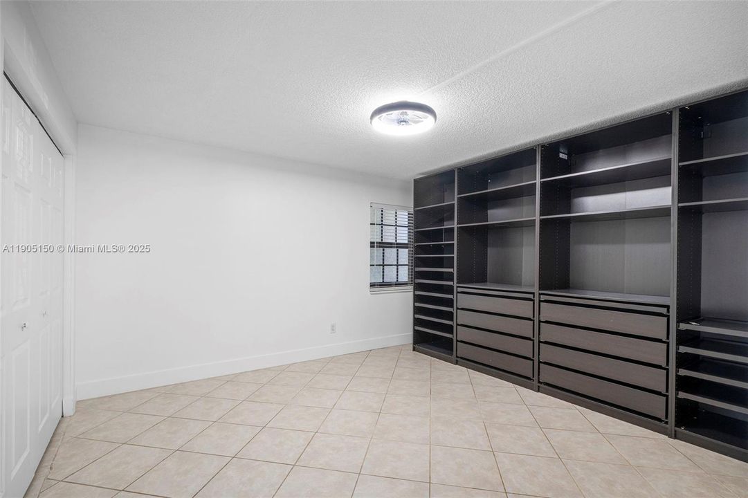 Recently Rented: $2,000 (2 beds, 1 baths, 663 Square Feet)