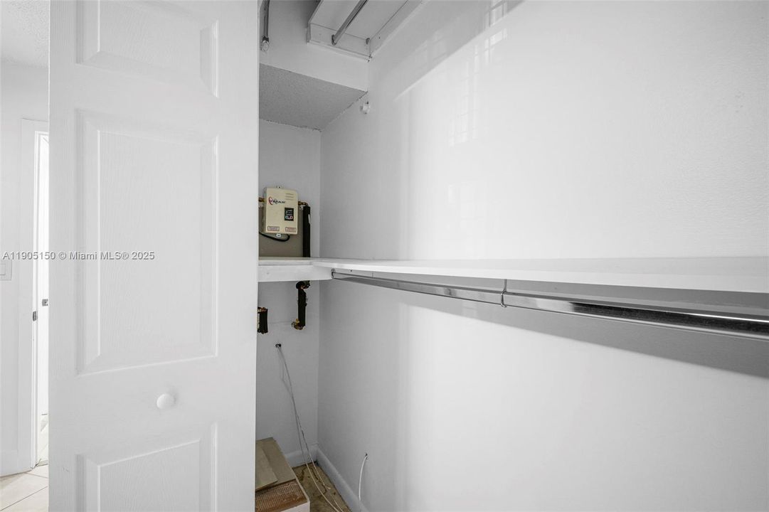 Recently Rented: $2,000 (2 beds, 1 baths, 663 Square Feet)