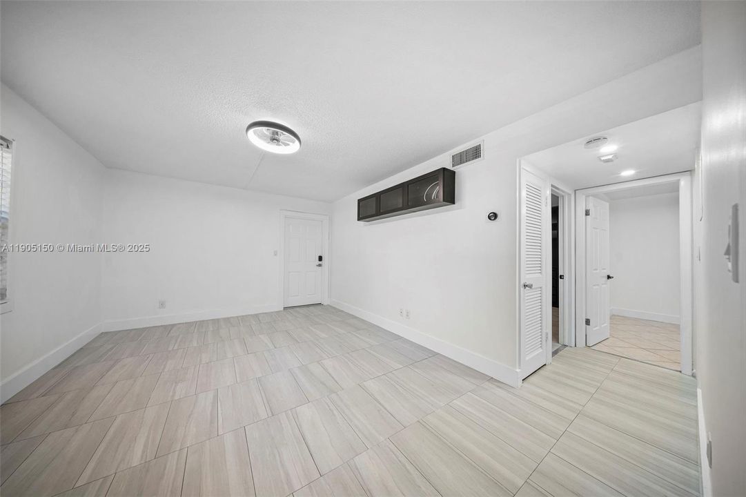 Recently Rented: $2,000 (2 beds, 1 baths, 663 Square Feet)