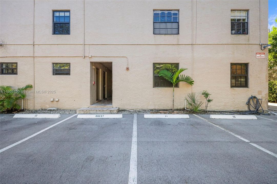 Recently Rented: $2,000 (2 beds, 1 baths, 663 Square Feet)