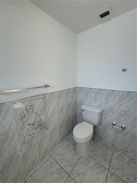 Recently Rented: $3,500 (4 beds, 2 baths, 1660 Square Feet)