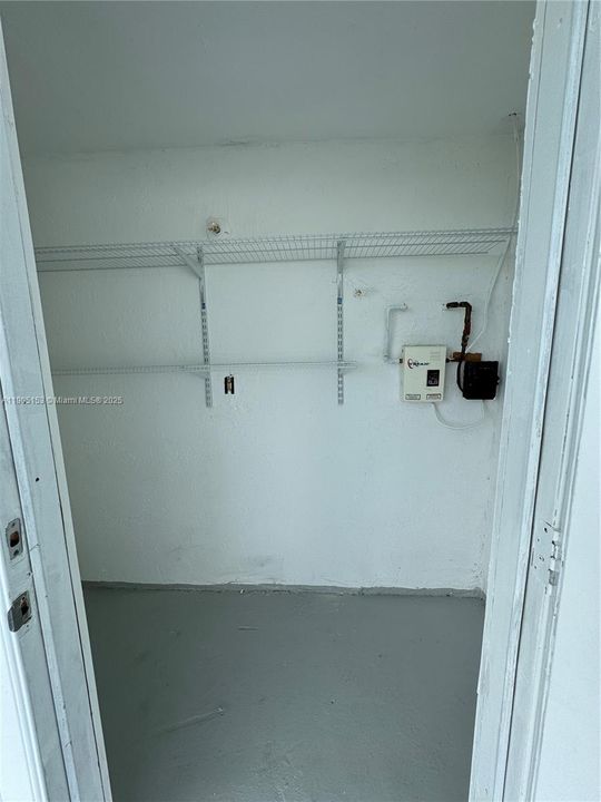 Recently Rented: $3,500 (4 beds, 2 baths, 1660 Square Feet)