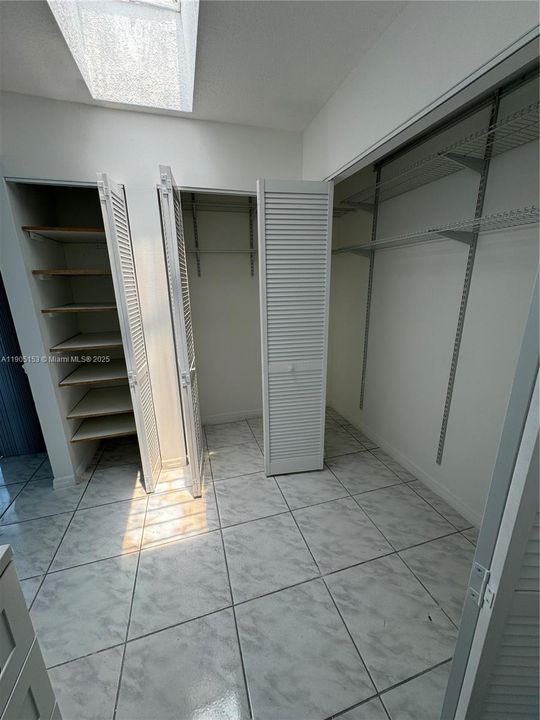 Recently Rented: $3,500 (4 beds, 2 baths, 1660 Square Feet)