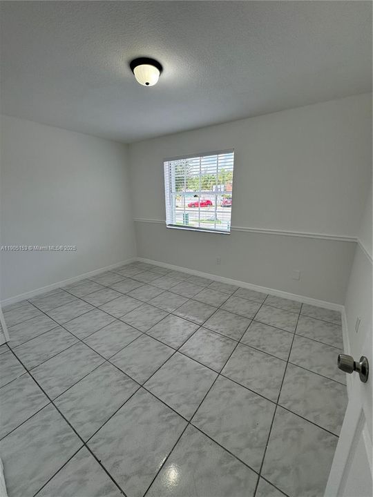 Recently Rented: $3,500 (4 beds, 2 baths, 1660 Square Feet)