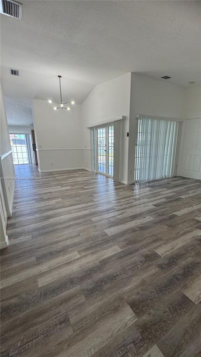 Recently Rented: $3,500 (4 beds, 2 baths, 1660 Square Feet)