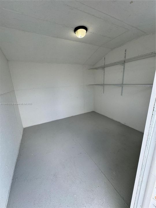 Recently Rented: $3,500 (4 beds, 2 baths, 1660 Square Feet)