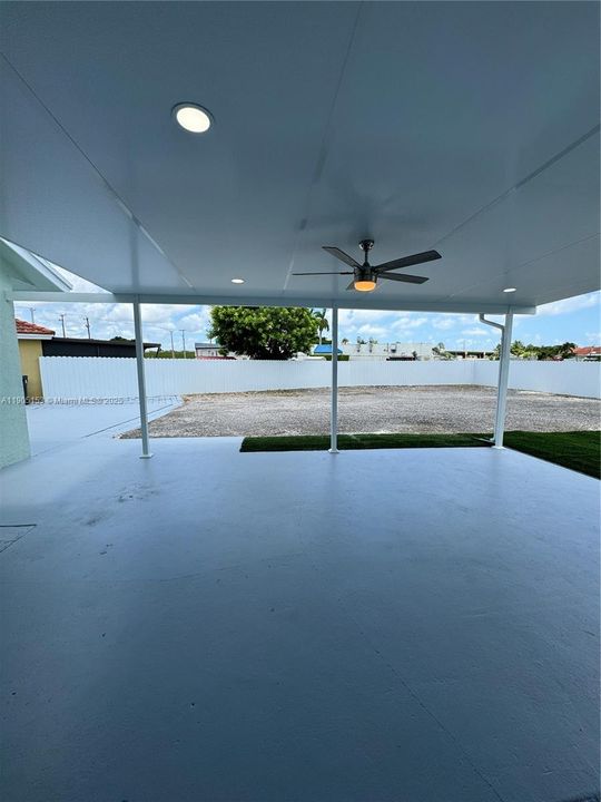 Recently Rented: $3,500 (4 beds, 2 baths, 1660 Square Feet)