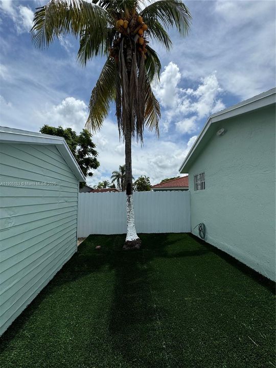 Recently Rented: $3,500 (4 beds, 2 baths, 1660 Square Feet)