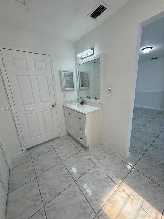 Recently Rented: $3,500 (4 beds, 2 baths, 1660 Square Feet)