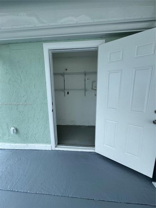 Recently Rented: $3,500 (4 beds, 2 baths, 1660 Square Feet)