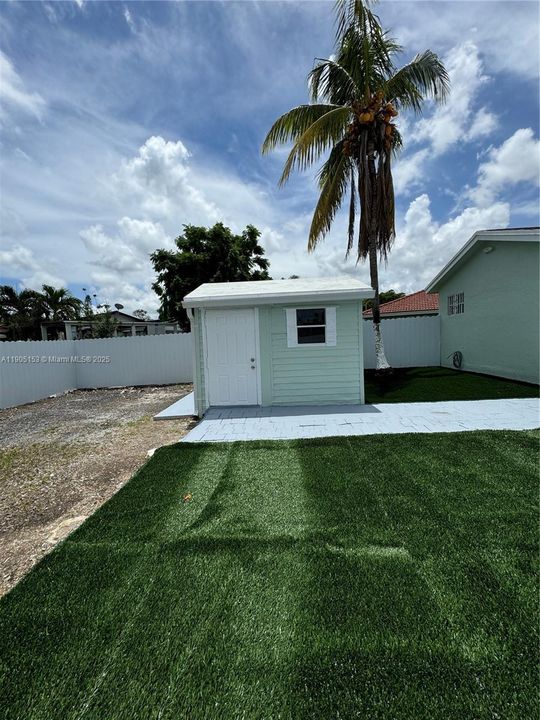 Recently Rented: $3,500 (4 beds, 2 baths, 1660 Square Feet)
