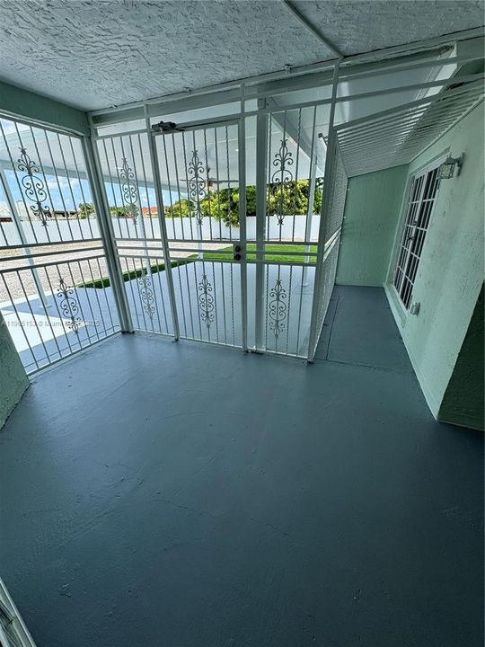 Recently Rented: $3,500 (4 beds, 2 baths, 1660 Square Feet)