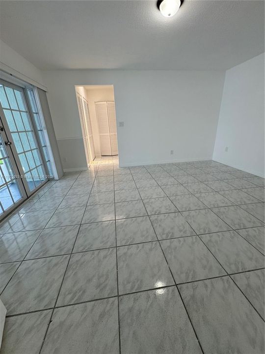 Recently Rented: $3,500 (4 beds, 2 baths, 1660 Square Feet)