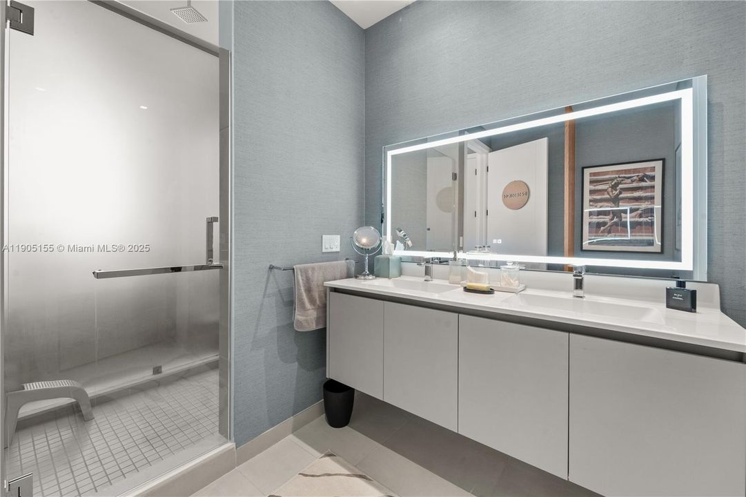 For Rent: $6,000 (1 beds, 1 baths, 751 Square Feet)