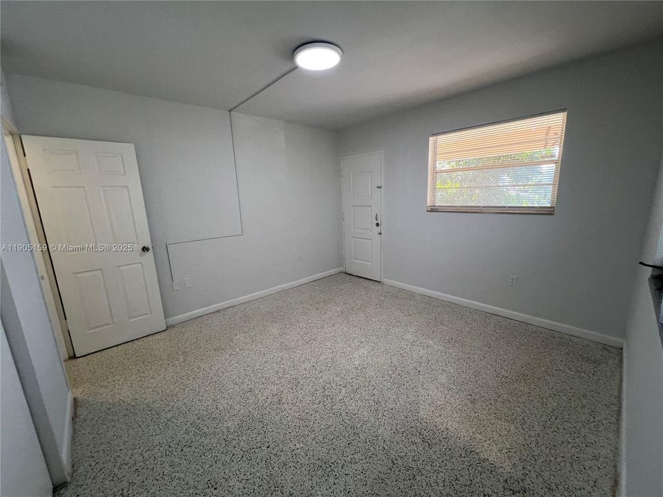 For Rent: $2,000 (2 beds, 1 baths, 800 Square Feet)