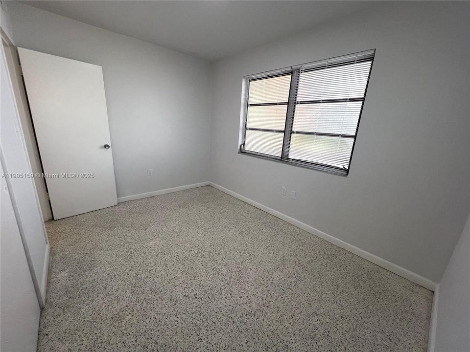 For Rent: $2,000 (2 beds, 1 baths, 800 Square Feet)