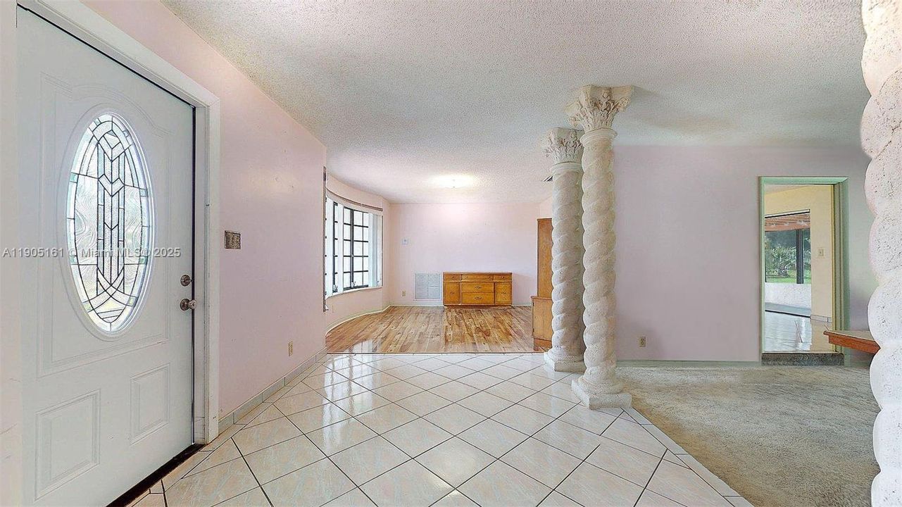 For Sale: $925,000 (4 beds, 2 baths, 2672 Square Feet)