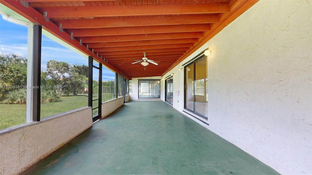 For Sale: $925,000 (4 beds, 2 baths, 2672 Square Feet)