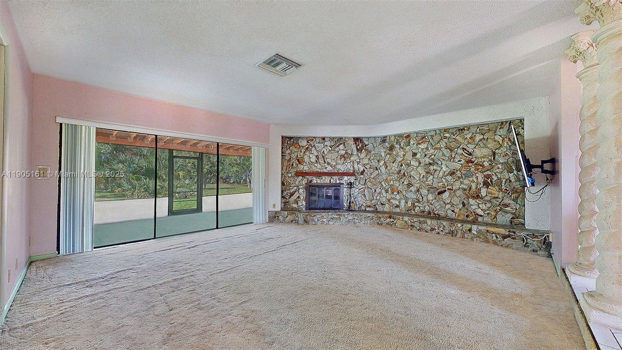 For Sale: $925,000 (4 beds, 2 baths, 2672 Square Feet)