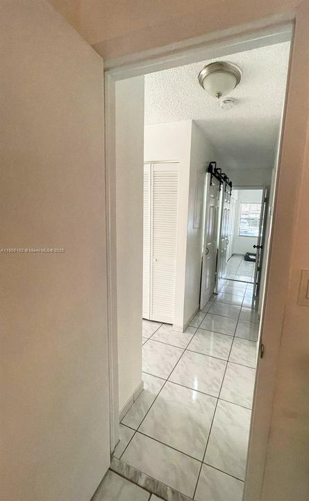 Recently Rented: $2,400 (2 beds, 1 baths, 1025 Square Feet)