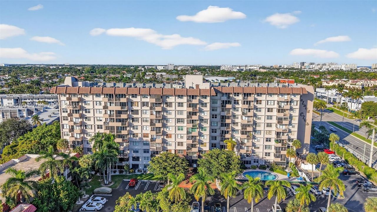 待售: $230,000 (2 贝兹, 1 浴室, 911 平方英尺)