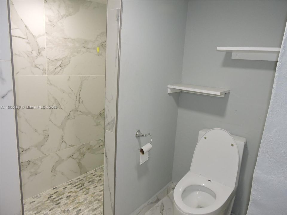 Recently Rented: $1,400 (2 beds, 1 baths, 750 Square Feet)