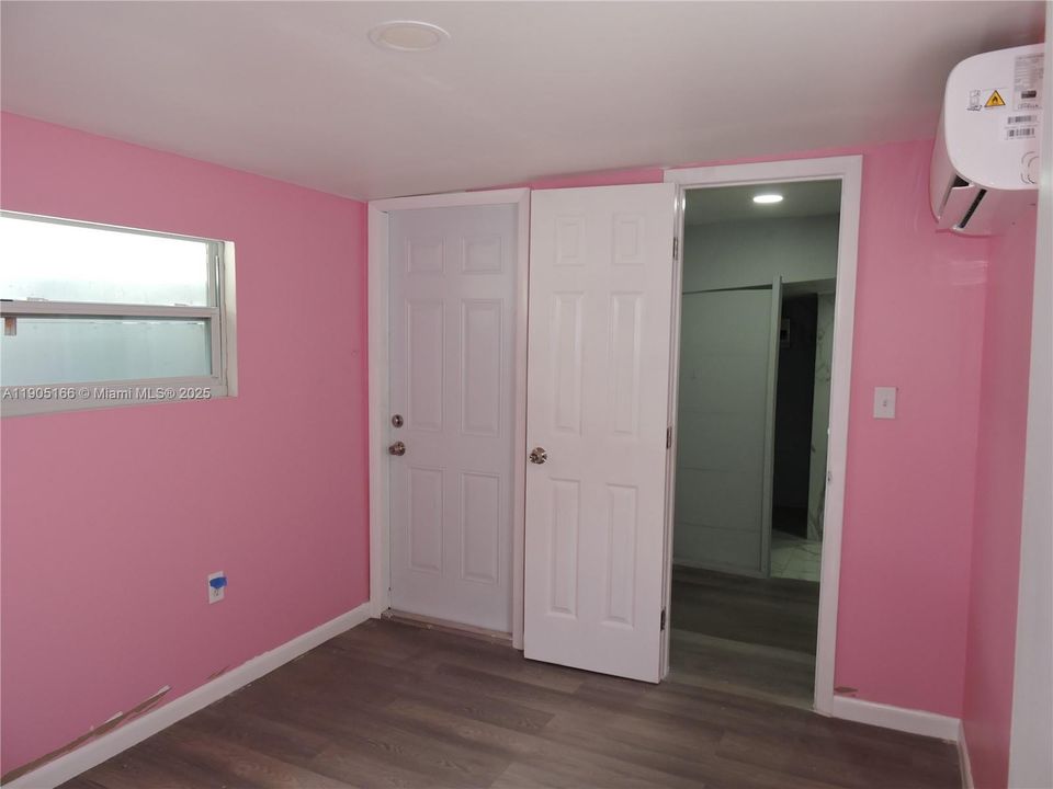 Recently Rented: $1,400 (2 beds, 1 baths, 750 Square Feet)