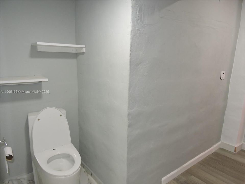 Recently Rented: $1,400 (2 beds, 1 baths, 750 Square Feet)