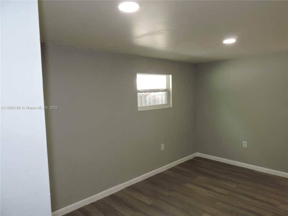 Recently Rented: $1,400 (2 beds, 1 baths, 750 Square Feet)