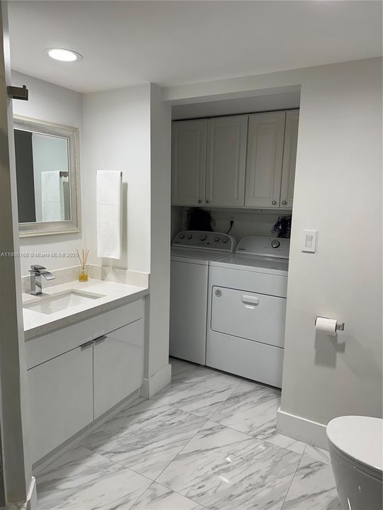 For Rent: $5,500 (1 beds, 2 baths, 1260 Square Feet)