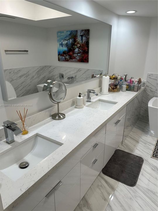 For Rent: $5,500 (1 beds, 2 baths, 1260 Square Feet)