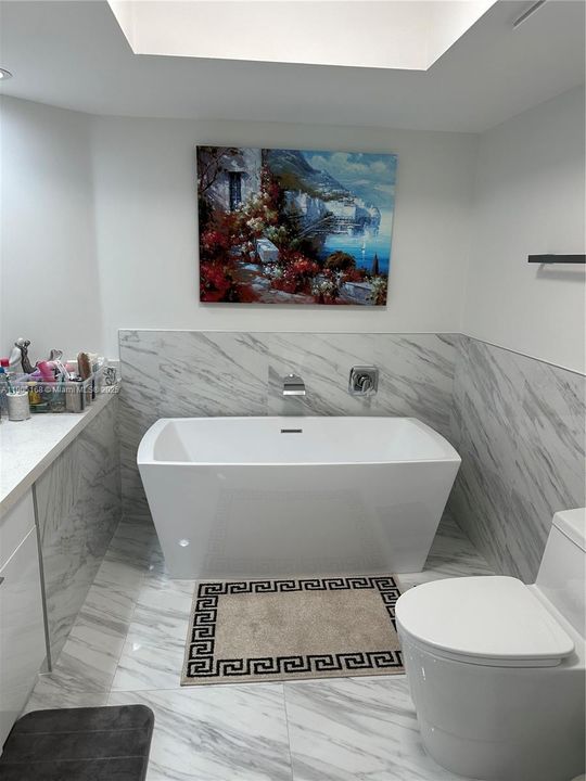 For Rent: $5,500 (1 beds, 2 baths, 1260 Square Feet)