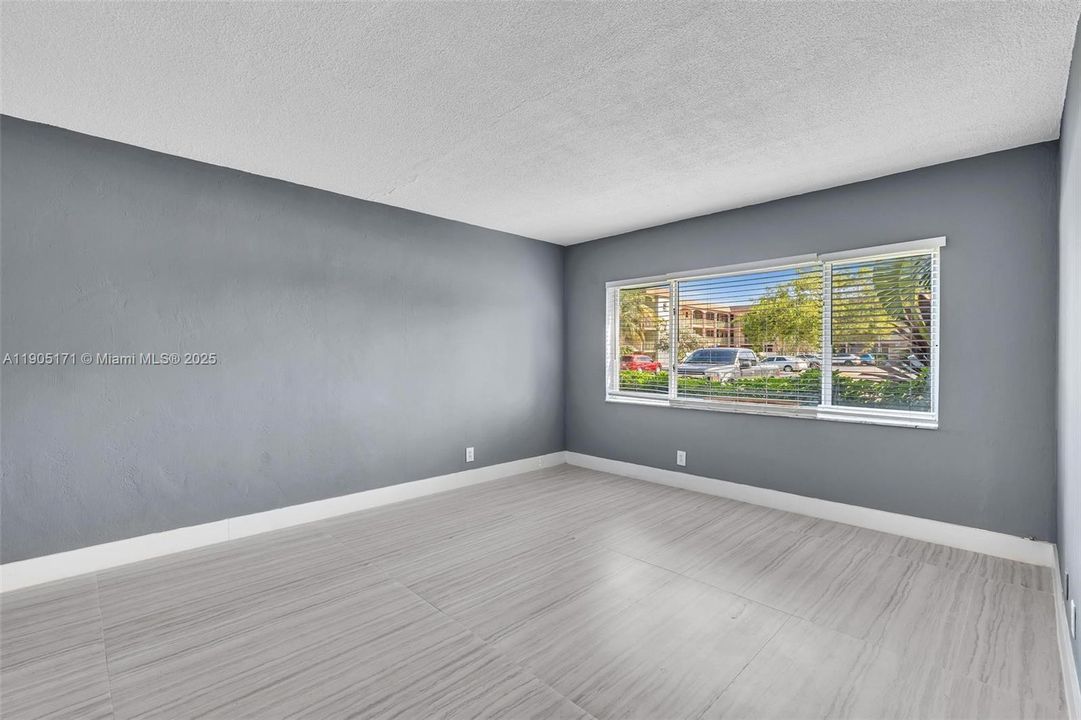 出租: $1,995 (2 贝兹, 2 浴室, 939 平方英尺)